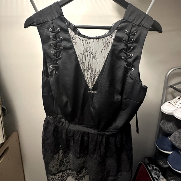 Brand new top sell!!! - Picture 1 of 3